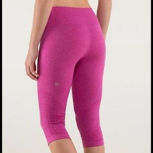 LuluLemon Cropped Yoga Pants - In the Flow - Pink